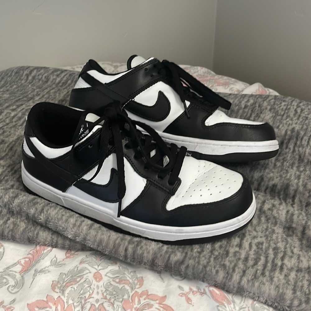 Nike dunk low pandas- barely worn!